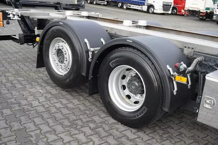 Mercedes / ACTROS / 2553 / ACC / E 6 / BDF + WINDA / 7.15 , 7.45, 7.82 M / OŚ SKRĘTNA / RETARDER zdjęcie 27