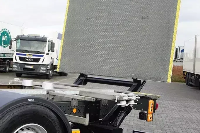 Mercedes / ACTROS / 2553 / ACC / E 6 / BDF + WINDA / 7.15 , 7.45, 7.82 M / OŚ SKRĘTNA / RETARDER zdjęcie 35