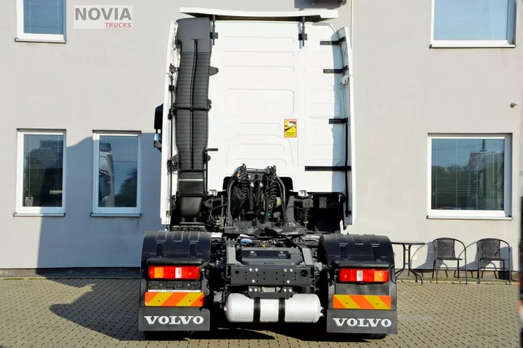 Volvo FH 500 XL / FULL LED / KLIMA POST / ALUSY / ZŁOTY KONTRAKT zdjęcie 13