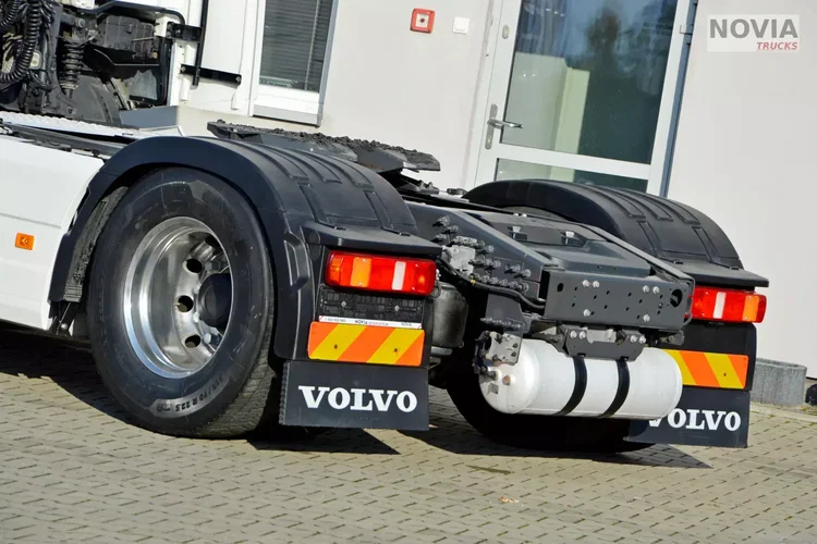 Volvo FH 500 XL / FULL LED / KLIMA POST / ALUSY / ZŁOTY KONTRAKT zdjęcie 16
