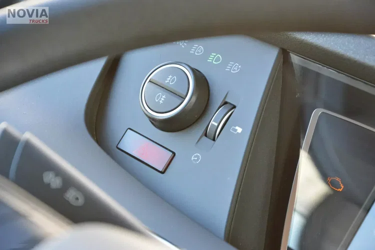 Volvo FH 500 XL / FULL LED / KLIMA POST / ALUSY / ZŁOTY KONTRAKT zdjęcie 35