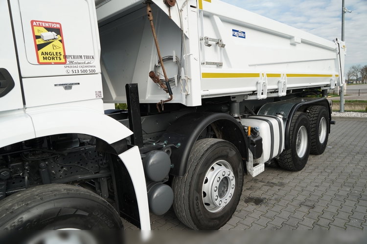 Mercedes -BENZ AROCS 3243 / 8x4 / WYWROTKA DWUSTRONNA / HYDROBURTA / BORDMATIC / HYDROKLAPA / OPONY 100% / 2016 /  zdjęcie 19