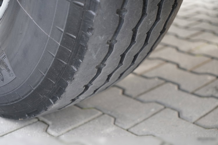 Mercedes -BENZ AROCS 3243 / 8x4 / WYWROTKA DWUSTRONNA / HYDROBURTA / BORDMATIC / HYDROKLAPA / OPONY 100% / 2016 /  zdjęcie 26