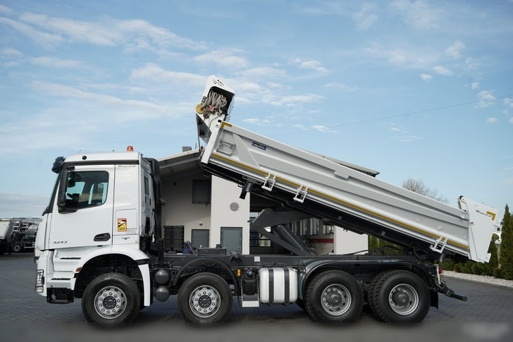 Mercedes -BENZ AROCS 3243 / 8x4 / WYWROTKA DWUSTRONNA / HYDROBURTA / BORDMATIC / HYDROKLAPA / OPONY 100% / 2016 /  zdjęcie 2