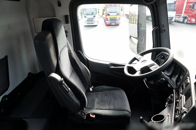 Mercedes -BENZ AROCS 3243 / 8x4 / WYWROTKA DWUSTRONNA / HYDROBURTA / BORDMATIC / HYDROKLAPA / OPONY 100% / 2016 /  zdjęcie 37