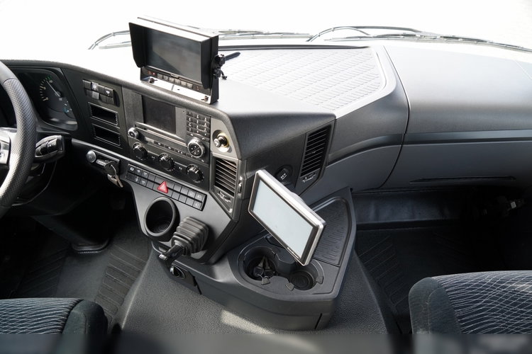 Mercedes -BENZ AROCS 3243 / 8x4 / WYWROTKA DWUSTRONNA / HYDROBURTA / BORDMATIC / HYDROKLAPA / OPONY 100% / 2016 /  zdjęcie 41