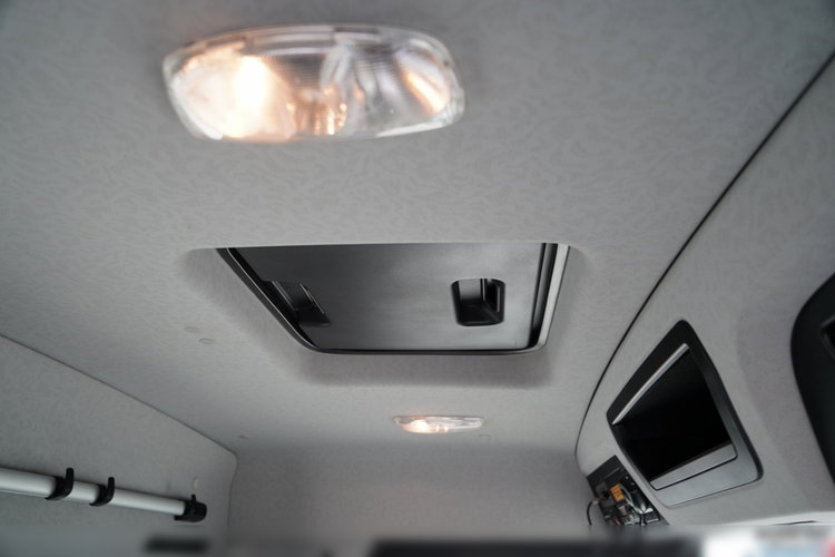 Mercedes -BENZ AROCS 3243 / 8x4 / WYWROTKA DWUSTRONNA / HYDROBURTA / BORDMATIC / HYDROKLAPA / OPONY 100% / 2016 /  zdjęcie 44