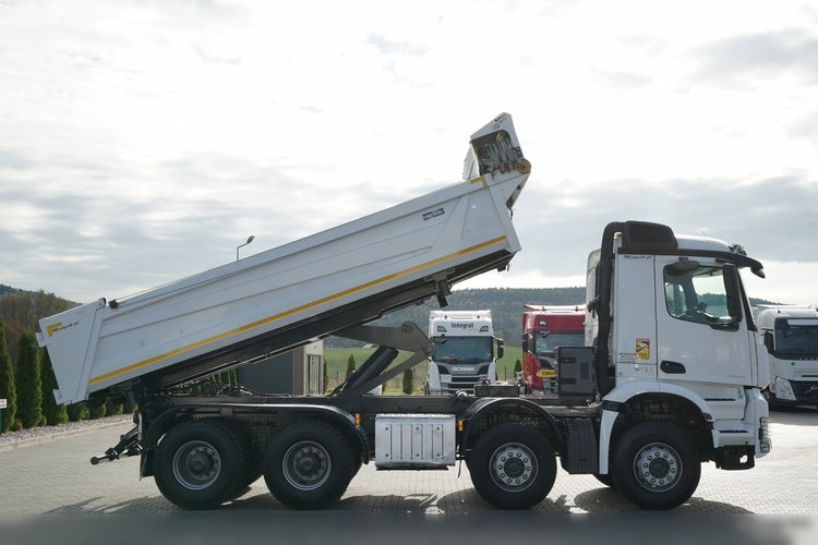 Mercedes -BENZ AROCS 3243 / 8x4 / WYWROTKA DWUSTRONNA / HYDROBURTA / BORDMATIC / HYDROKLAPA / OPONY 100% / 2016 /  zdjęcie 5