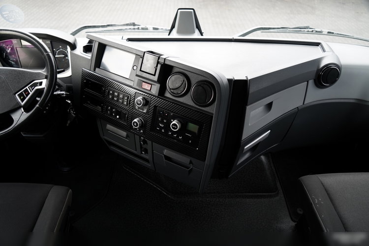 Renault T 440 / 6X2 / SOLÓWKA / FIRANKA 9.5 M / KLIMA POSTOJOWA / WINDA / ALUFELGI / OŚ PODNOSZONA zdjęcie 44