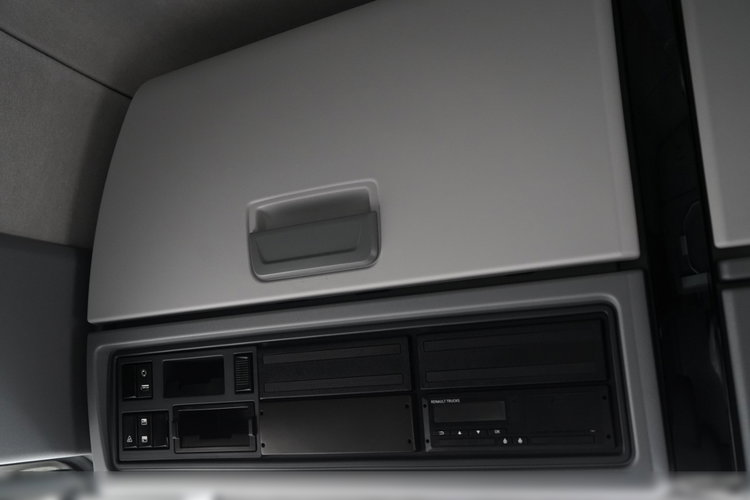 Renault T 440 / 6X2 / SOLÓWKA / FIRANKA 9.5 M / KLIMA POSTOJOWA / WINDA / ALUFELGI / OŚ PODNOSZONA zdjęcie 46