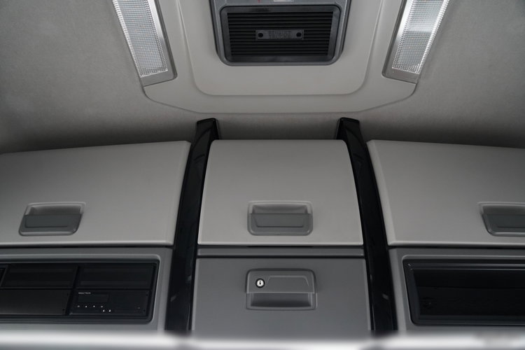 Renault T 440 / 6X2 / SOLÓWKA / FIRANKA 9.5 M / KLIMA POSTOJOWA / WINDA / ALUFELGI / OŚ PODNOSZONA zdjęcie 47