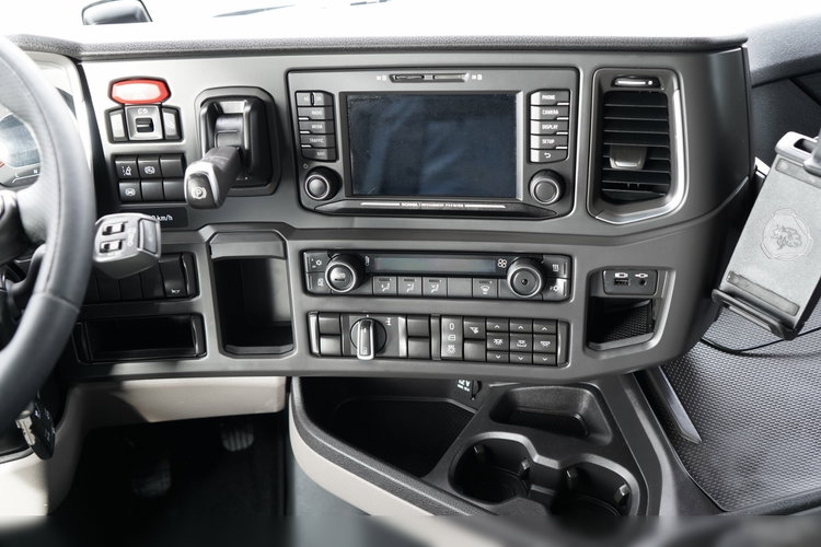 Scania S 500 / RETARDER / KLIMA POSTOJOWA / CAŁA NA PODUSZKACH / SKÓRY / zdjęcie 30