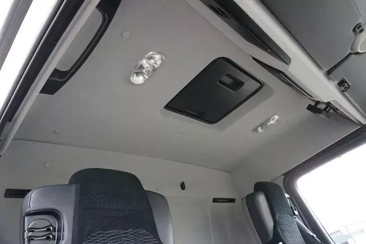 Mercedes ANTOS / 2535 / EURO 6 / CHŁODNIA + WINDA / 23 PALETY / OŚ SKRĘTNA zdjęcie 16