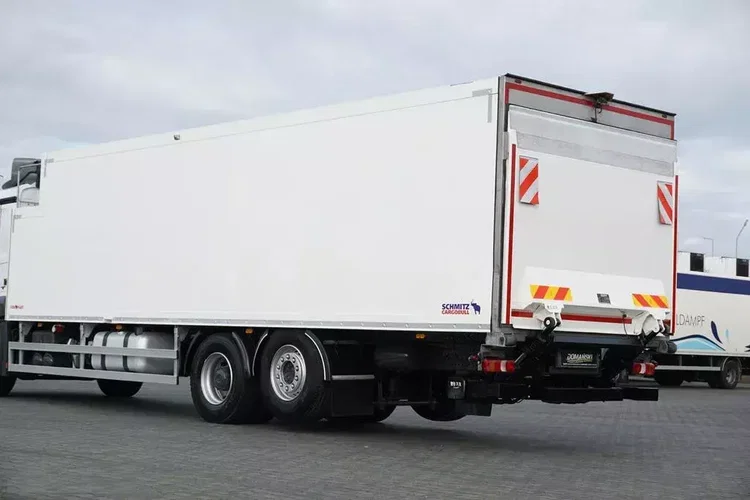 Mercedes ANTOS / 2535 / EURO 6 / CHŁODNIA + WINDA / 23 PALETY / OŚ SKRĘTNA zdjęcie 33