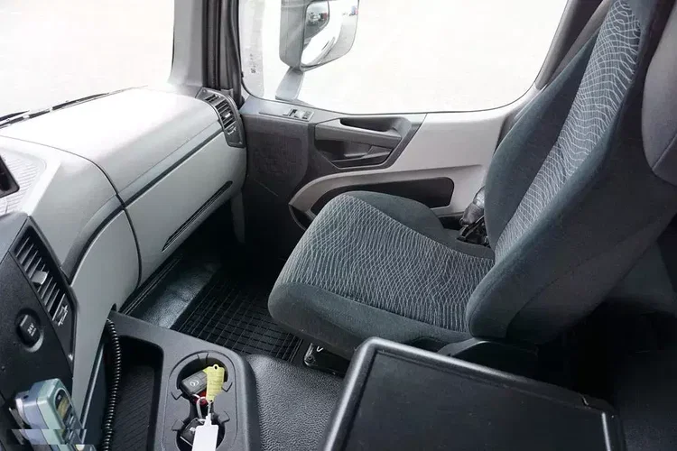 Mercedes ANTOS / 2535 / EURO 6 / CHŁODNIA + WINDA / 23 PALETY / OŚ SKRĘTNA zdjęcie 35