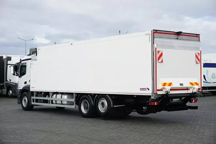 Mercedes ANTOS / 2535 / EURO 6 / CHŁODNIA + WINDA / 23 PALETY / OŚ SKRĘTNA zdjęcie 6
