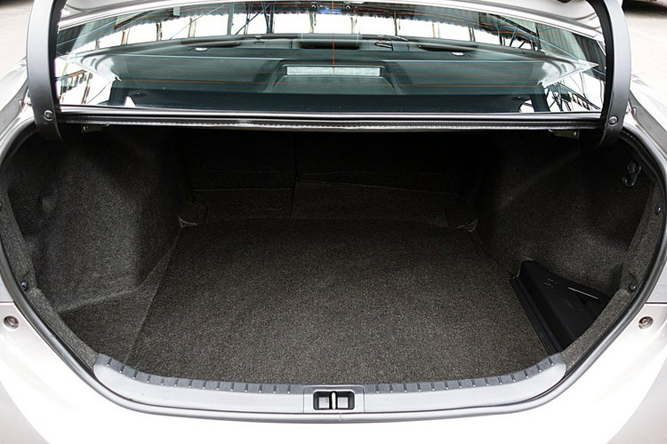 Toyota Corolla 1.6i 16V132KM Kamera+LED+2xKlimatronic+Podgrzewane FOTELE I-wł Krajowy zdjęcie 13