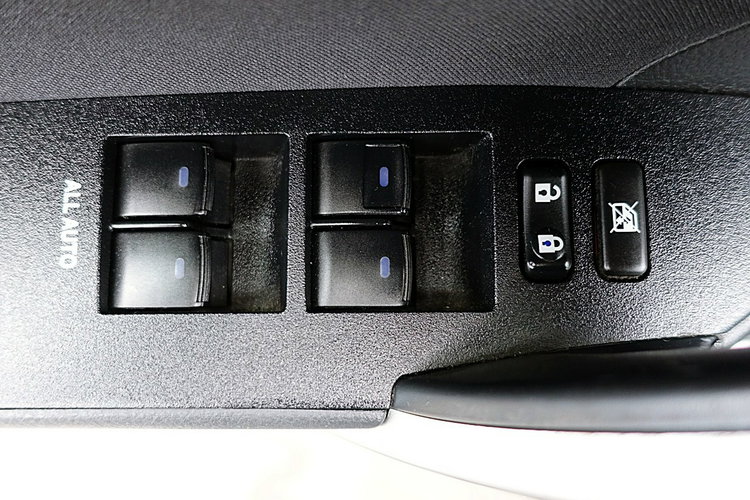 Toyota Corolla 1.6i 16V132KM Kamera+LED+2xKlimatronic+Podgrzewane FOTELE I-wł Krajowy zdjęcie 15