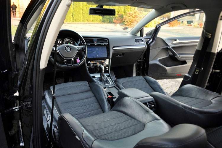 Volkswagen Golf 2.0TDI(150KM) Radar ACC Xenon Led Navi Masaże Skóry Chrom Alu18"ASO VW zdjęcie 28
