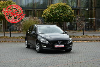 Volvo V60 2.0d 120KM Manual 2015r. LED NAVi TEMPOMAT Isofix