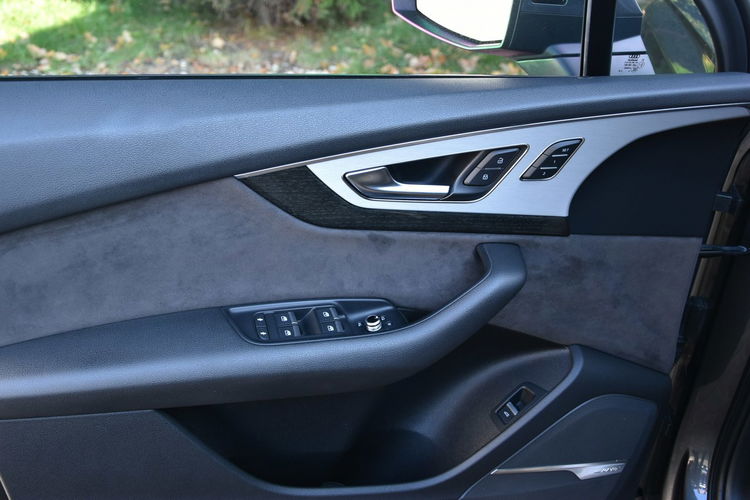 Audi SQ7 Quattro V8 4.0TDi 435KM 2017r. 7os. MATRIX HeadUp Virtual nightVision zdjęcie 13