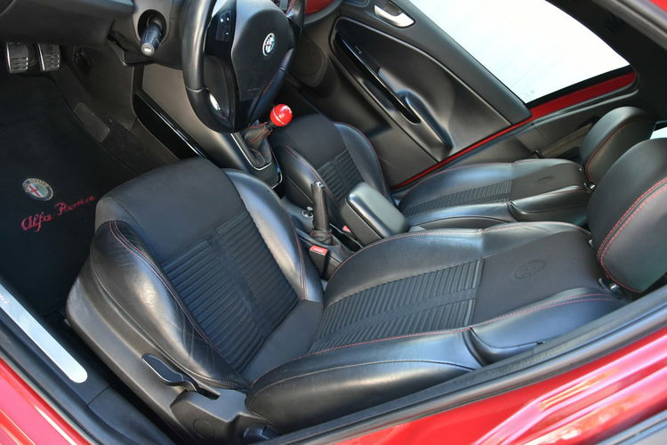 Alfa Romeo Giulietta 1.75TBi 234KM Manual 2011r. QV pakiet DNA Rosso LED Skóra zdjęcie 15