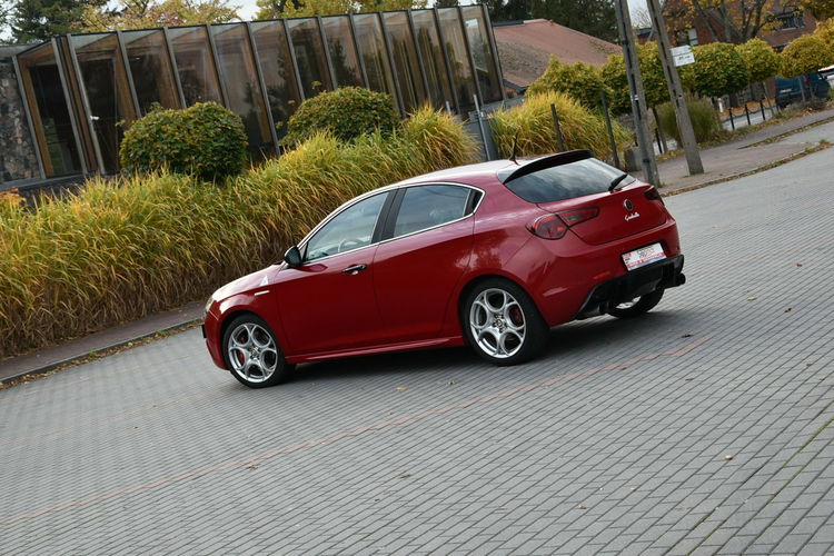 Alfa Romeo Giulietta 1.75TBi 234KM Manual 2011r. QV pakiet DNA Rosso LED Skóra zdjęcie 3