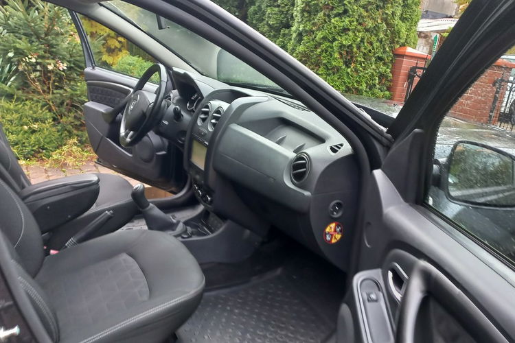 Dacia Duster Navi Hak Salon PL 1.6 105KM 1WŁ Pełny Serwis ASO Bezwypadkowy zdjęcie 12