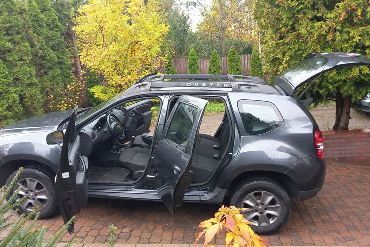 Dacia Duster Navi Hak Salon PL 1.6 105KM 1WŁ Pełny Serwis ASO Bezwypadkowy zdjęcie 31