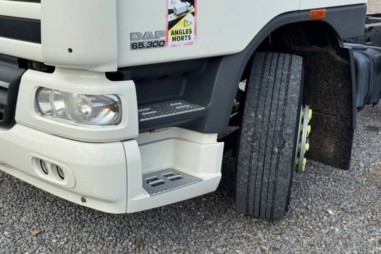 CF 65.300 DAF CF 65.300 , Rama pod zabudowę , kabina GLOB zdjęcie 15