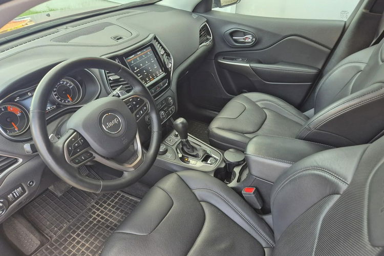 Jeep Cherokee zdjęcie 13