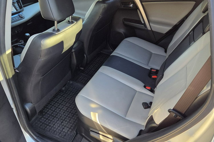 Toyota RAV-4 2.5 Hybrid Skóra Navi PDC Hand FreeEl. Klapa Serwis Kamera zdjęcie 11