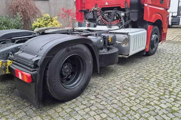 Mercedes 1845 zdjęcie 14