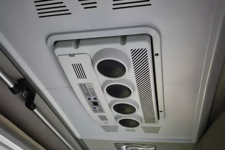 Mercedes 1845 zdjęcie 29