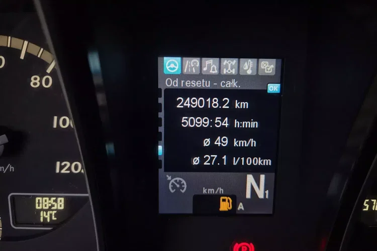 Mercedes 1845 zdjęcie 35