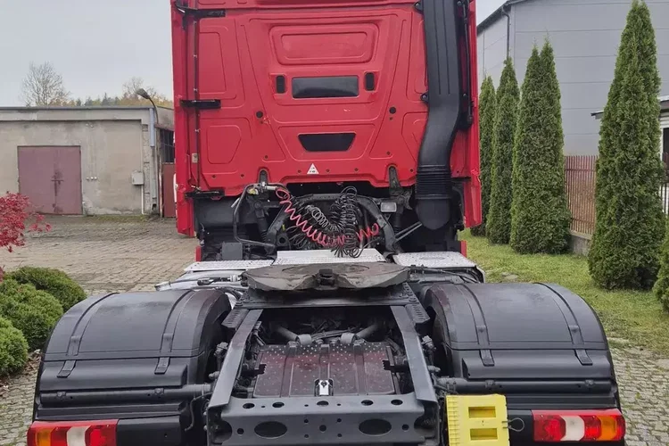 Mercedes 1845 zdjęcie 5