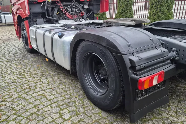 Mercedes 1845 zdjęcie 8