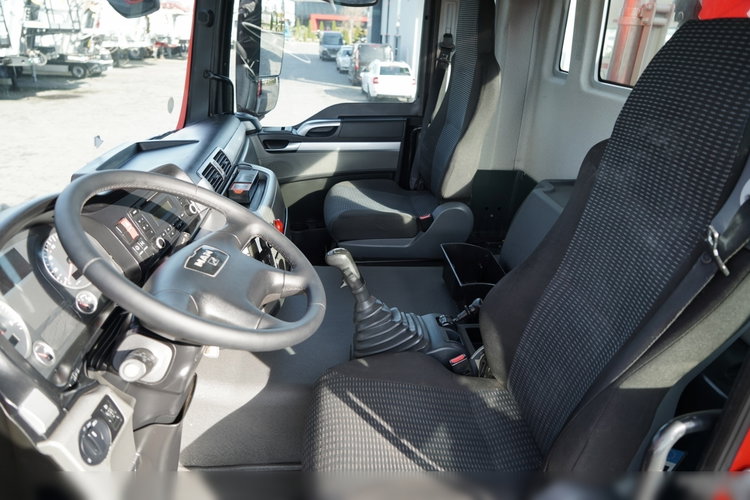 MAN TGS 35.360 / 8x2-4 / LAWETA + HDS FASSI  F240 / OŚ PODNOSZONA / 4 OSIOWY / NAJAZDY HYDRAULICZNE / WCIĄGARKA / POMOC DROGOWA zdjęcie 38