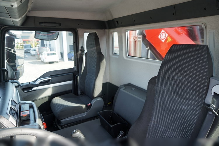 MAN TGS 35.360 / 8x2-4 / LAWETA + HDS FASSI  F240 / OŚ PODNOSZONA / 4 OSIOWY / NAJAZDY HYDRAULICZNE / WCIĄGARKA / POMOC DROGOWA zdjęcie 39
