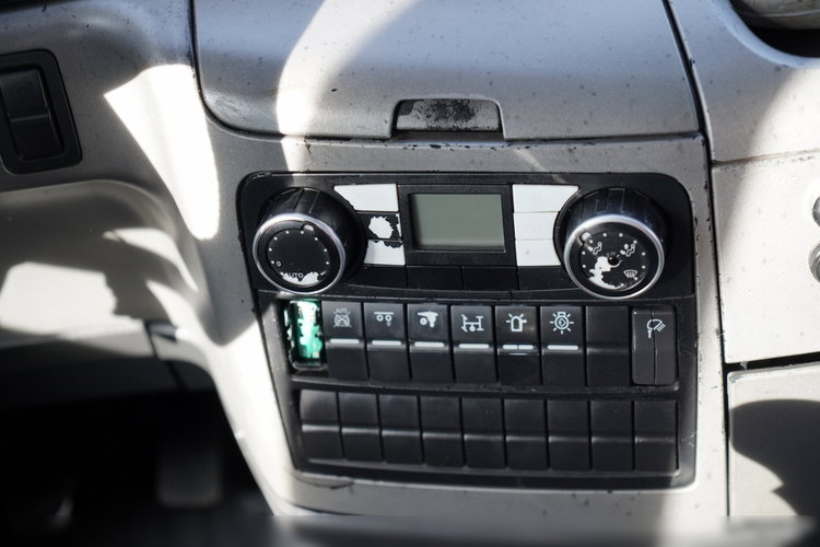 MAN TGS 35.360 / 8x2-4 / LAWETA + HDS FASSI  F240 / OŚ PODNOSZONA / 4 OSIOWY / NAJAZDY HYDRAULICZNE / WCIĄGARKA / POMOC DROGOWA zdjęcie 42