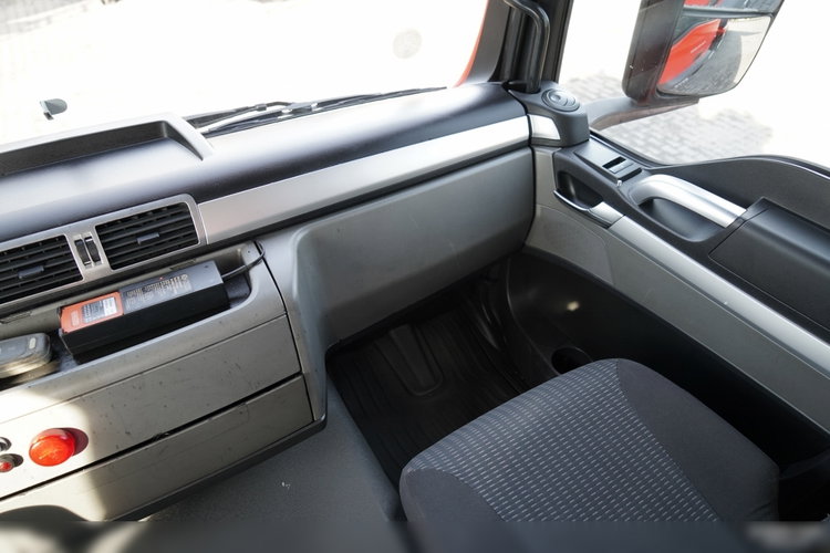 MAN TGS 35.360 / 8x2-4 / LAWETA + HDS FASSI  F240 / OŚ PODNOSZONA / 4 OSIOWY / NAJAZDY HYDRAULICZNE / WCIĄGARKA / POMOC DROGOWA zdjęcie 44