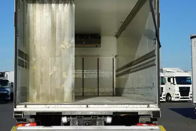 Mercedes ANTOS / 2535 / EURO 6 / CHŁODNIA + WINDA / 23 PALETY / OŚ SKRĘTNA zdjęcie 10