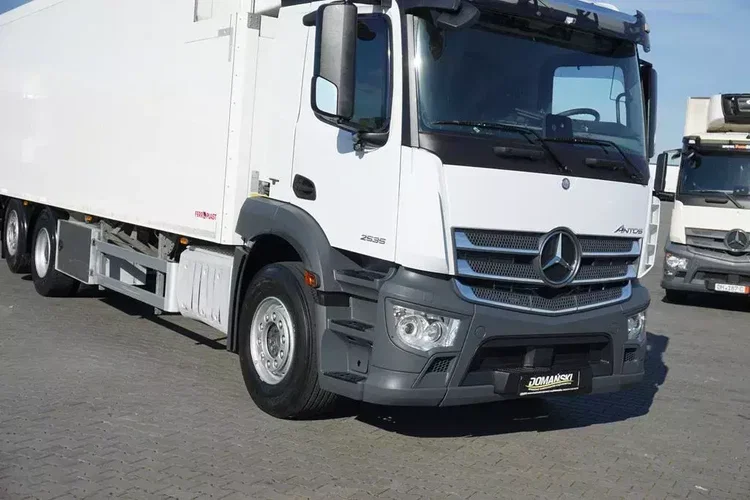 Mercedes ANTOS / 2535 / EURO 6 / CHŁODNIA + WINDA / 23 PALETY / OŚ SKRĘTNA zdjęcie 20