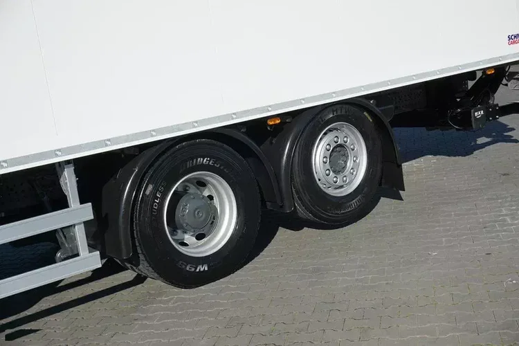 Mercedes ANTOS / 2535 / EURO 6 / CHŁODNIA + WINDA / 23 PALETY / OŚ SKRĘTNA zdjęcie 26