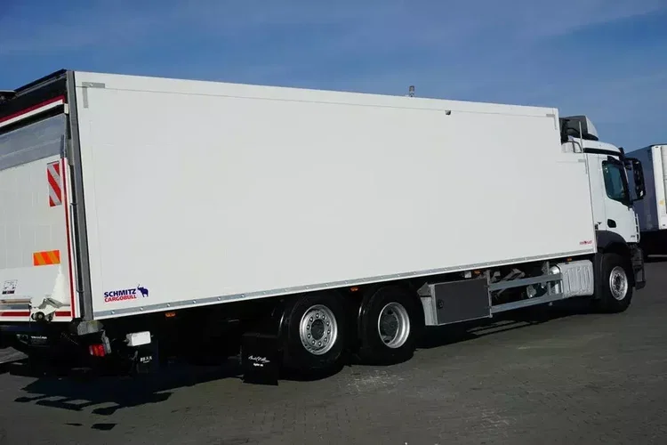 Mercedes ANTOS / 2535 / EURO 6 / CHŁODNIA + WINDA / 23 PALETY / OŚ SKRĘTNA zdjęcie 35