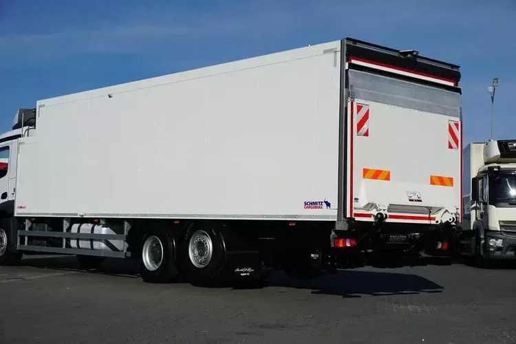 Mercedes ANTOS / 2535 / EURO 6 / CHŁODNIA + WINDA / 23 PALETY / OŚ SKRĘTNA zdjęcie 36