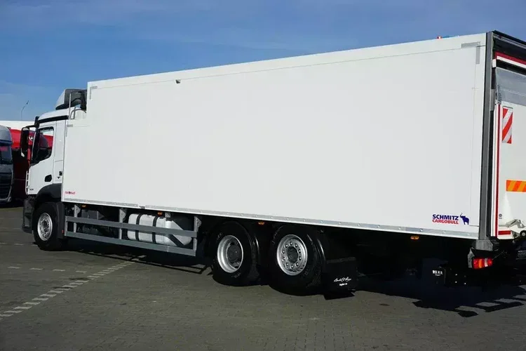 Mercedes ANTOS / 2535 / EURO 6 / CHŁODNIA + WINDA / 23 PALETY / OŚ SKRĘTNA zdjęcie 37