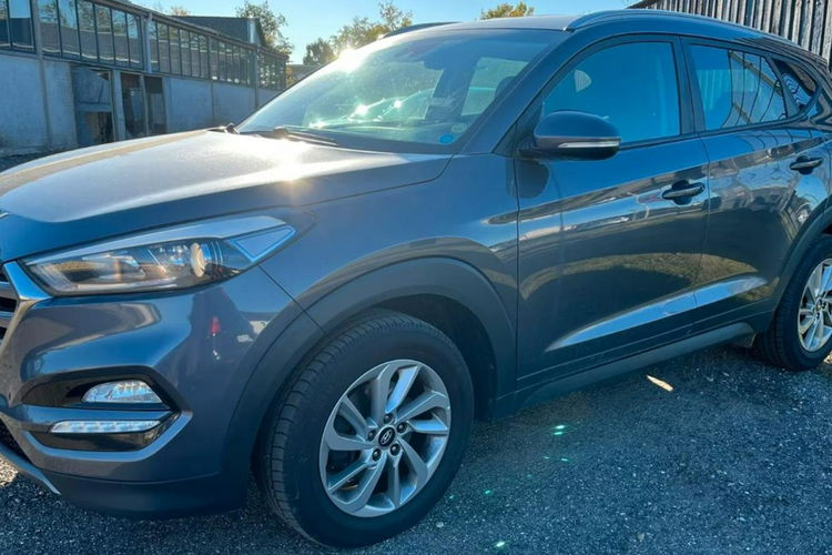 Hyundai Tucson 1.7 CRDi 140KM Automat Podgrz. fotele + kiera + tylna kanapa Kam.cof zdjęcie 1