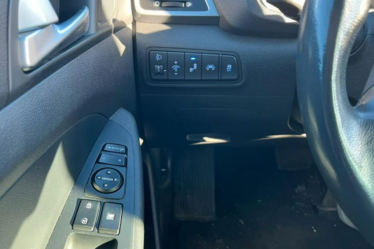 Hyundai Tucson 1.7 CRDi 140KM Automat Podgrz. fotele + kiera + tylna kanapa Kam.cof zdjęcie 11