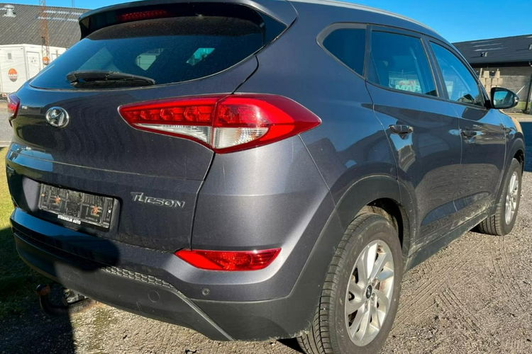 Hyundai Tucson 1.7 CRDi 140KM Automat Podgrz. fotele + kiera + tylna kanapa Kam.cof zdjęcie 4